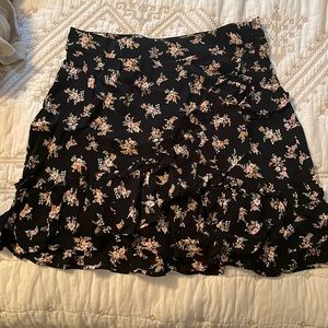 Top shop, skirt, floral pattern, mini skirt size is 4 eur 36